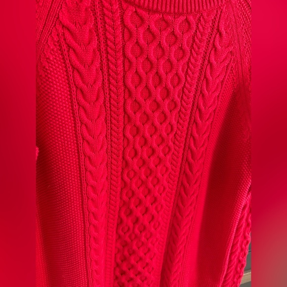 Gap • L • Red Cable Crew Knitt Sweater - Picture 4 of 5